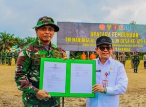 Pembukaan TMMD Imbangan Ke-129 Kodim 1017 Lamandau bersama Pemerintah Kabupaten Lamandau di Desa Sukamaju, Kecamatan Bulik Timur.